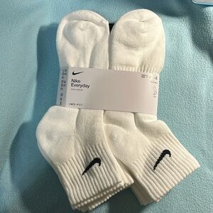 NIKE Unisex Cotton Cushioned Ankle Socks - size men 8-12 / wmn 10-13 (L)